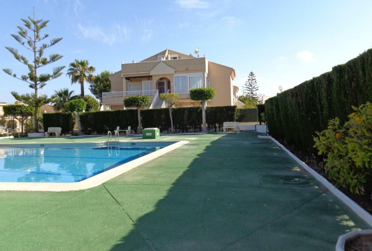 Апартаменты Residencial Torrealmar Con Vistas Торевьиа Экстерьер фото